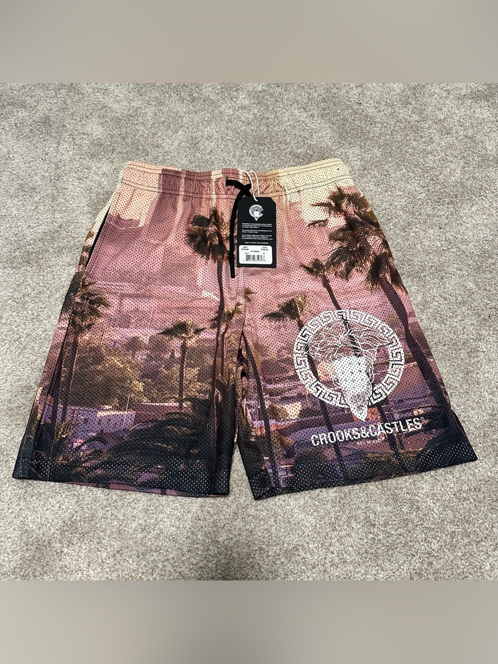 Men’s BNWT Crooks & Castles Mesh Shorts Size Medium